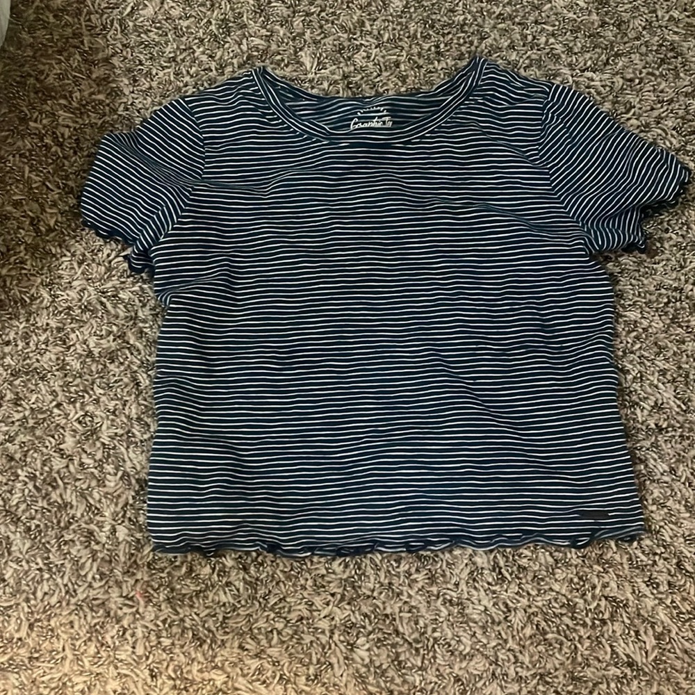 Cute cropped top!